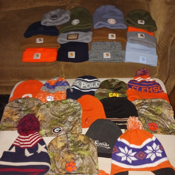 Hats, Tobaggins - Picture 2 of 7